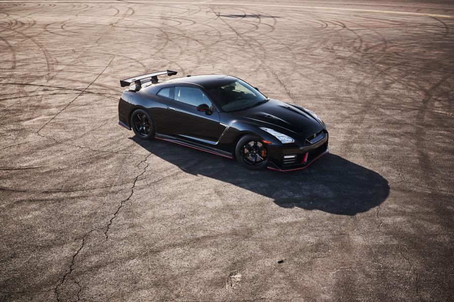  Nissan GT-R Nismo (R35) 2016 года  (NA) (фото 13 из 24)